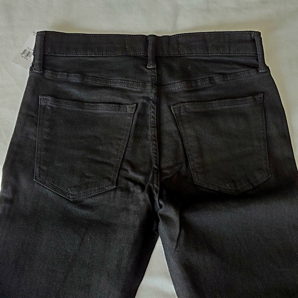 NWT Old Navy Slim 360° Stretch Performance Jeans, Black - Picture 4 of 4